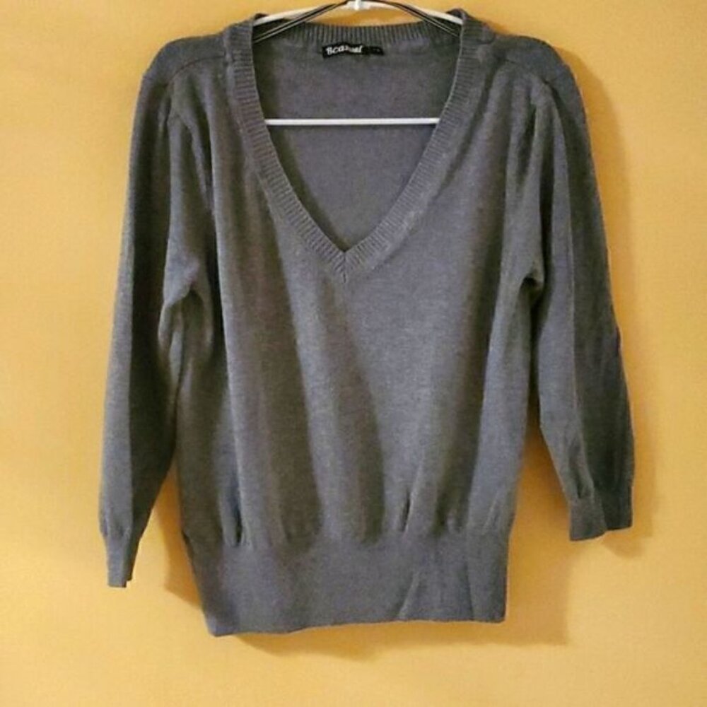Grey  knit V-neck sweater US M
